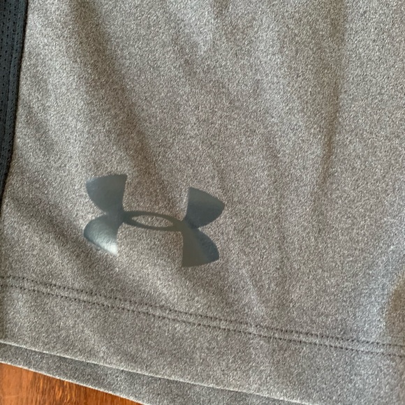 MENS MEDIUM FITTED UNDER ARMOUR SHORTS ATHLETIC FITNESS SPORTS WORKOUT HEATGEAR - Picture 6 of 7
